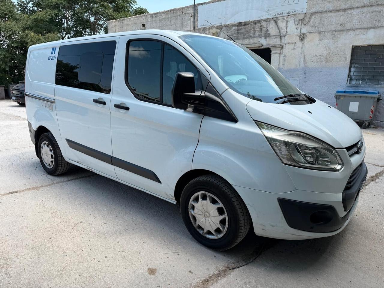 Ford Transit Custom 6 posti con coibentazione