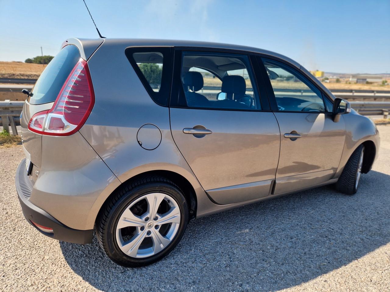 Renault Scenic Scénic X-Mod 1.5 dCi 110CV Luxe