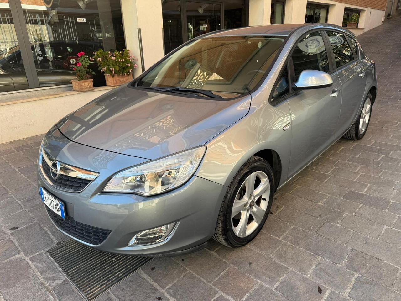OPEL Astra 1.4 100CV 5 porte Cosmo