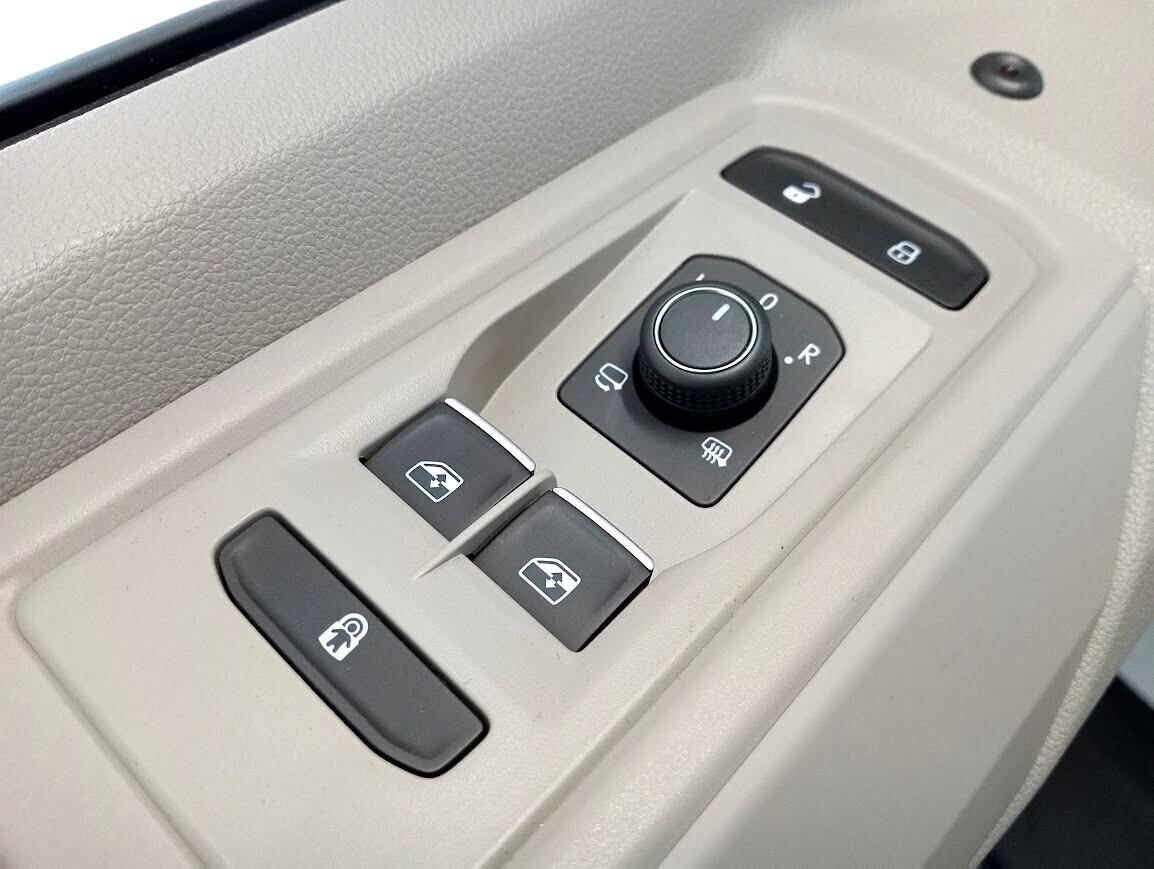 Volkswagen T7 Multivan TDI LIFE DSG MATRIX IQLIGHT 19" GANCIO VIS A VIS