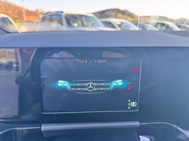 MERCEDES-BENZ GLA 180 d Automatic Premium Plus pacchetto AMG full LED