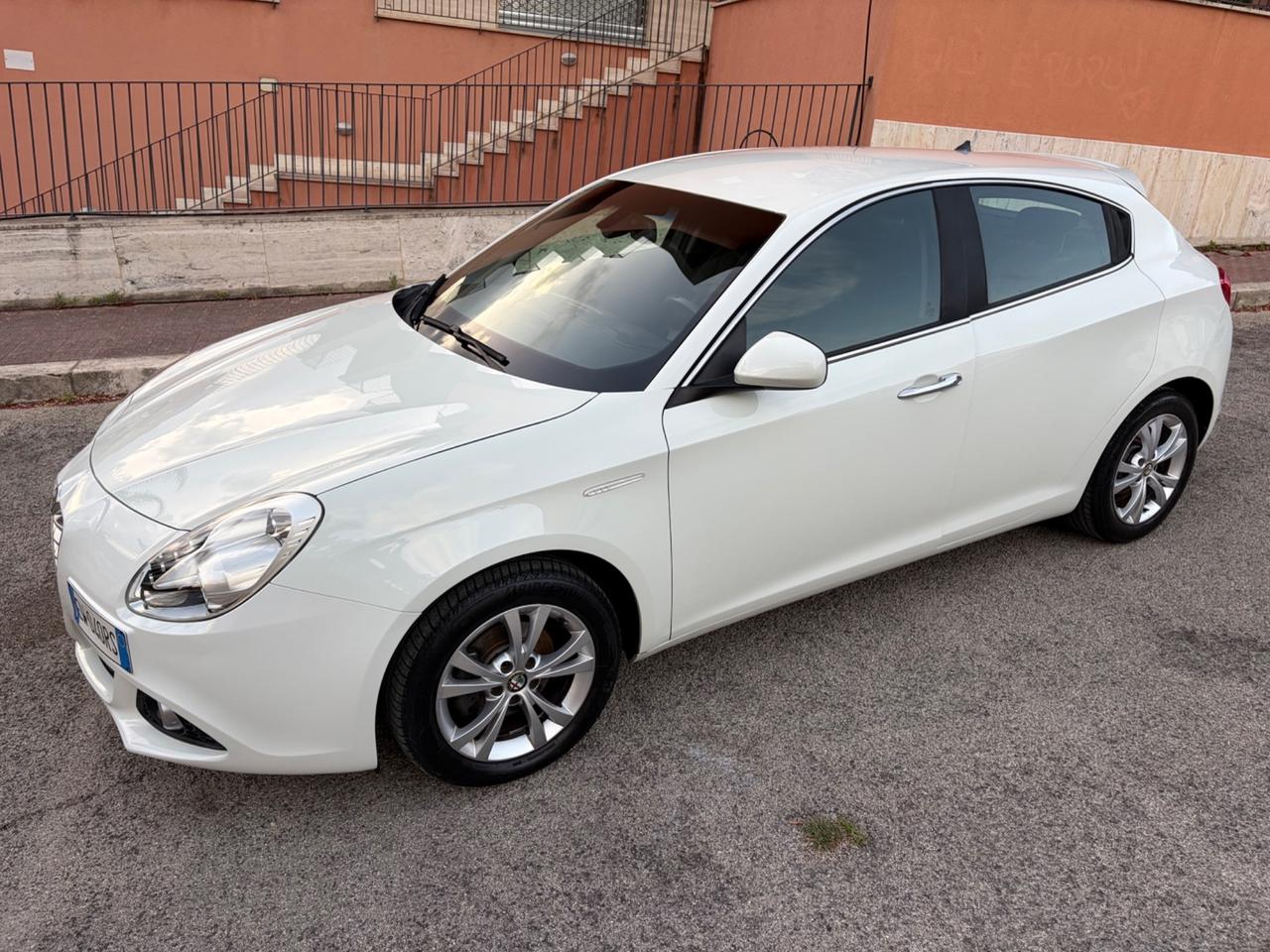 Alfa Romeo Giulietta 1.6 JTDm distictive ideale per neopatentati