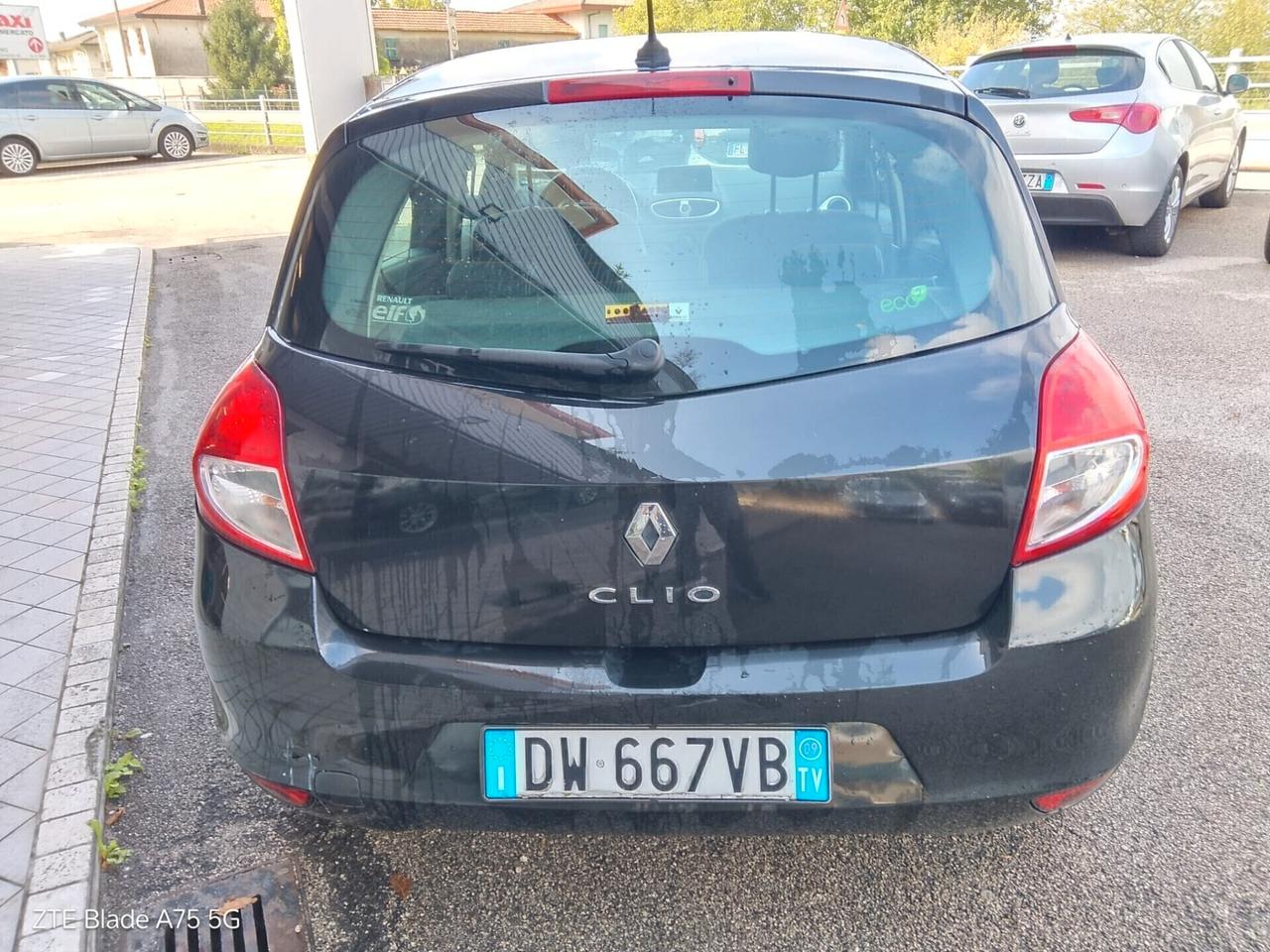 Renault Clio 1.2 benzina neopatentati