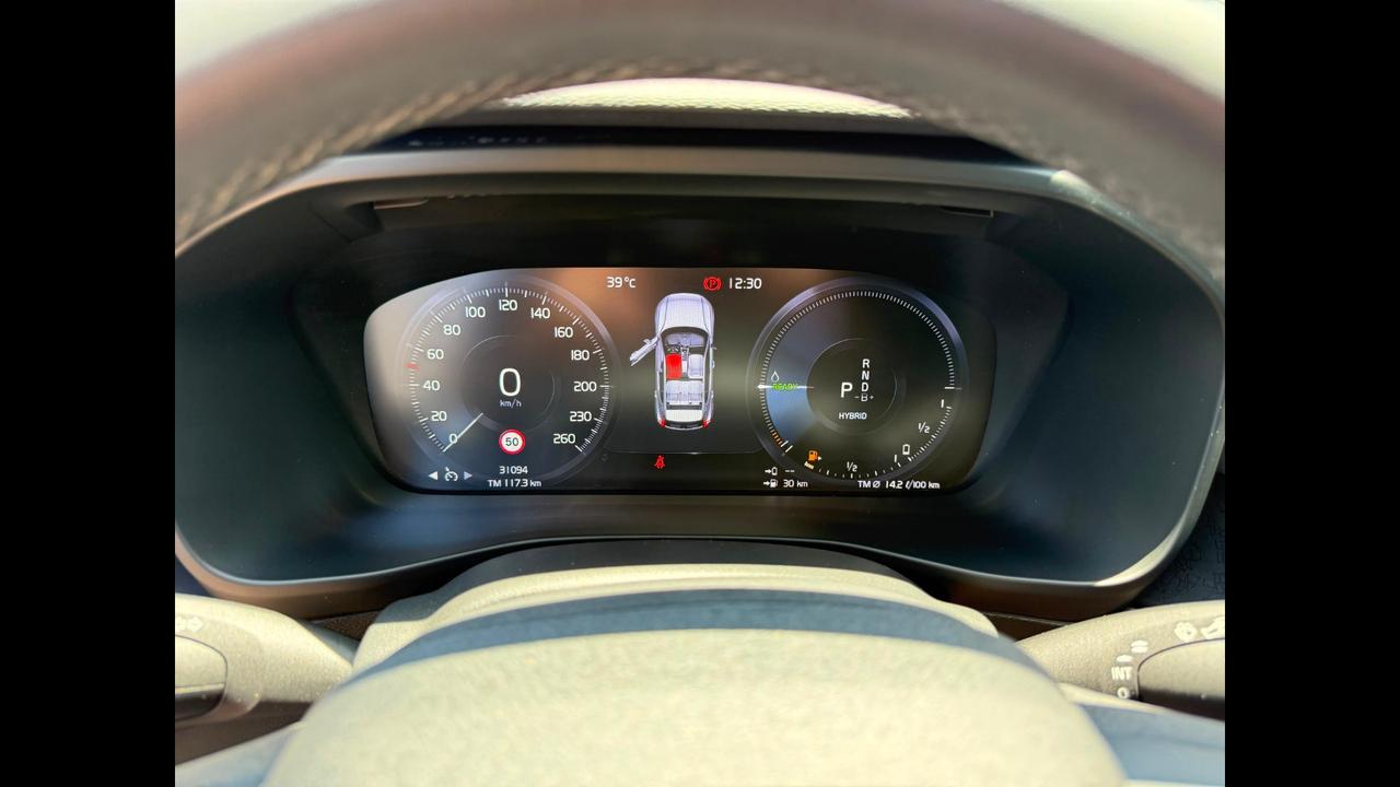 VOLVO XC40 2023 - XC40 1.5 t4 recharge phev Essential auto