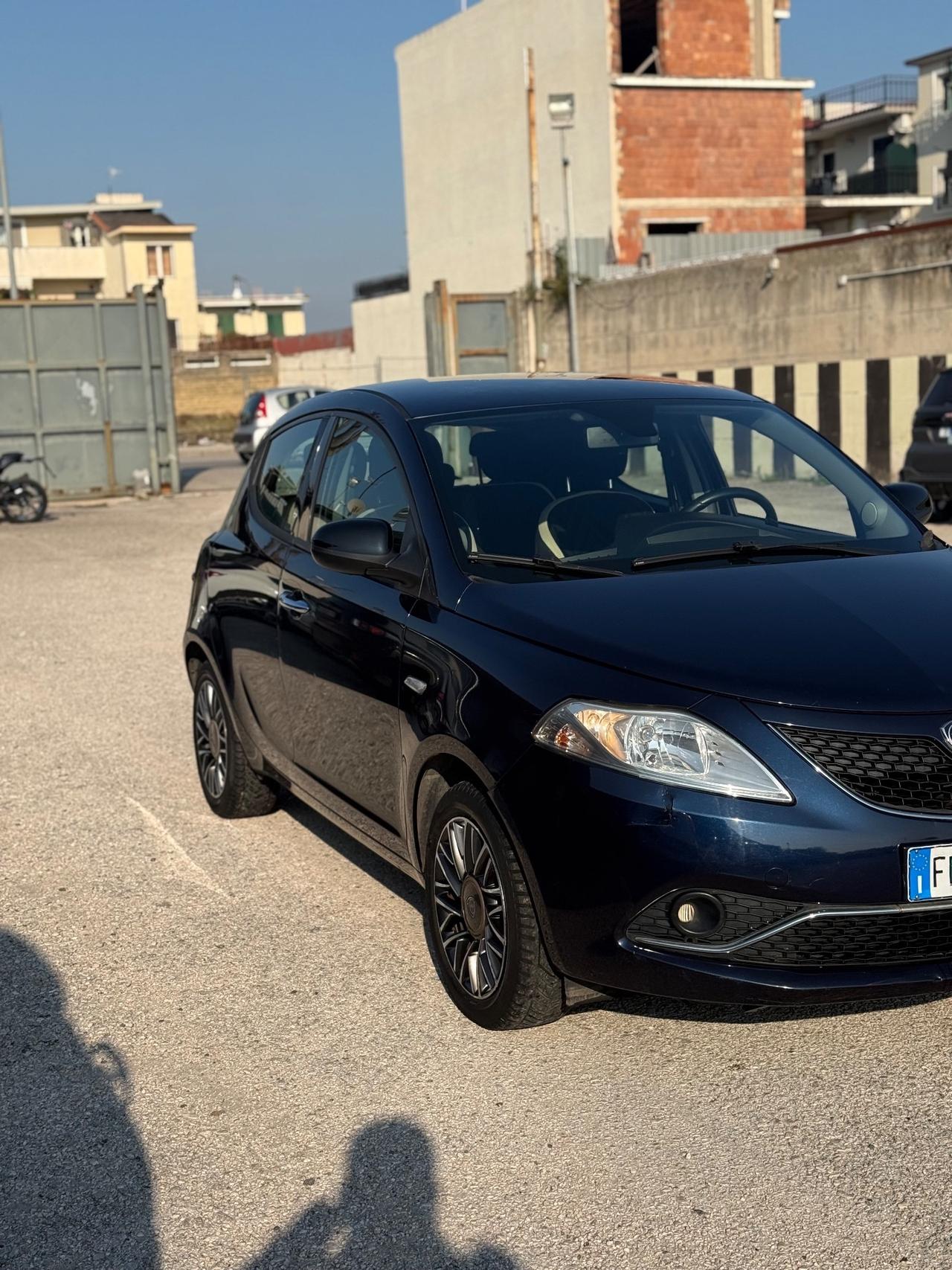 Lancia Ypsilon 1.2 69 CV 5 porte Mya