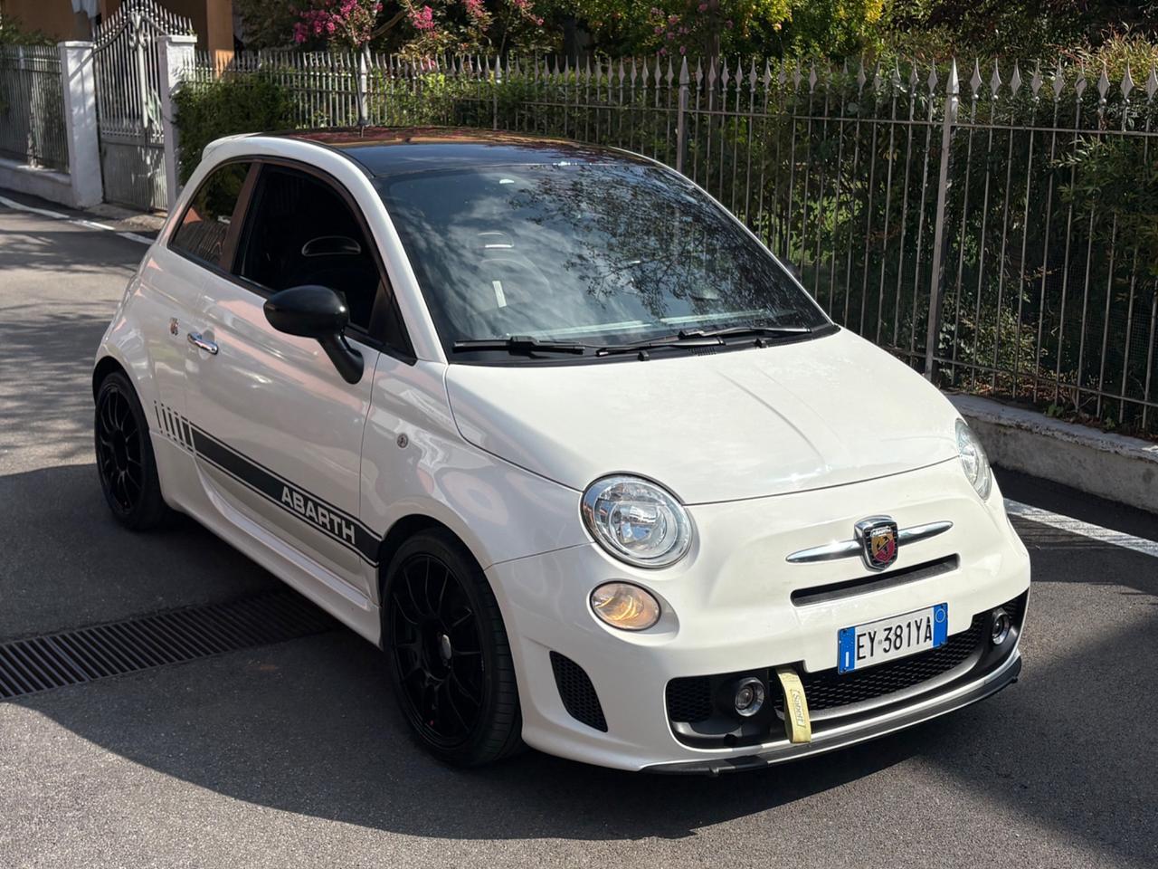 Abarth 500 1.4 Turbo T-Jet Custom
