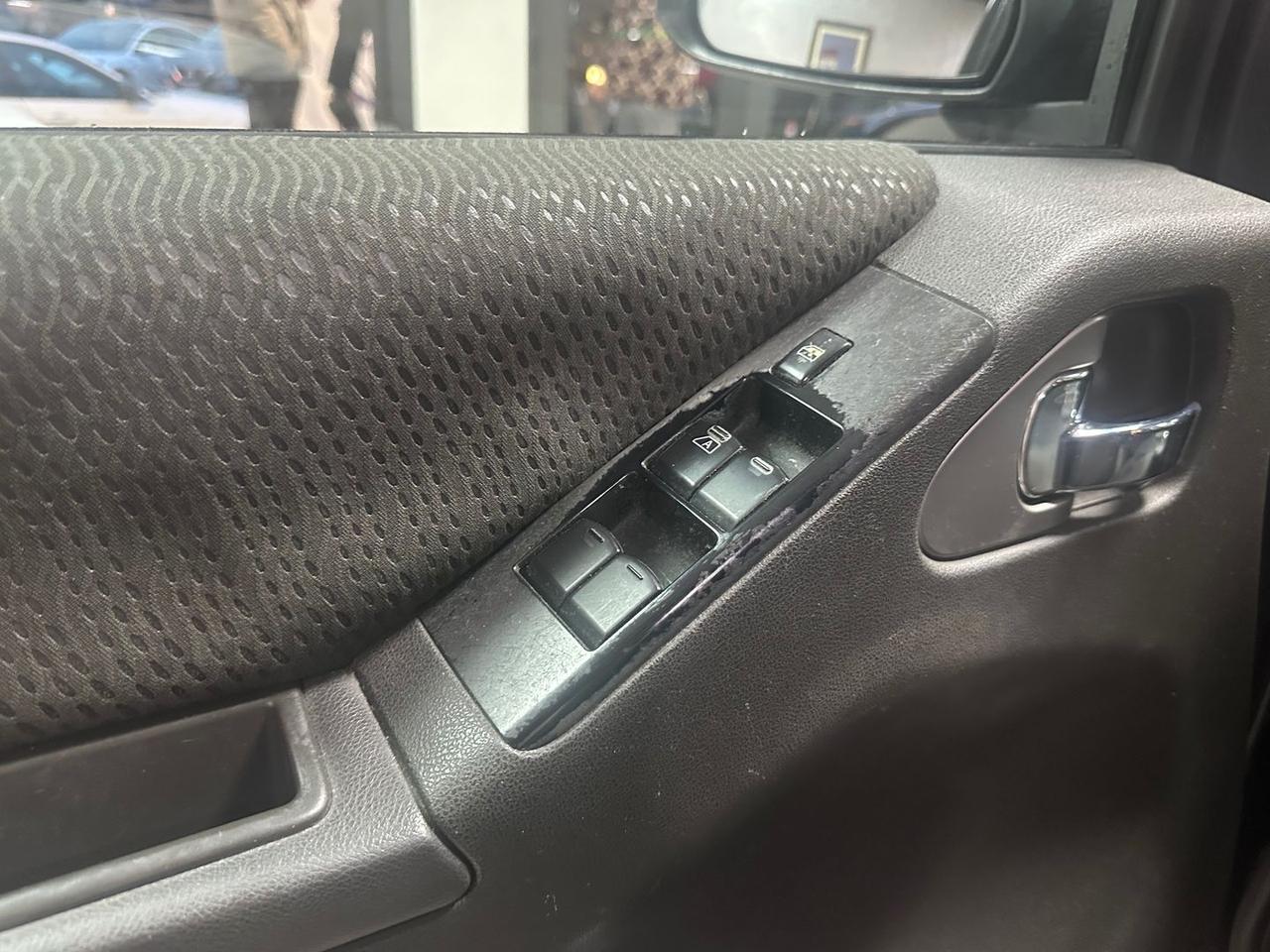 Nissan Navara LE 2.5 dCi #9334