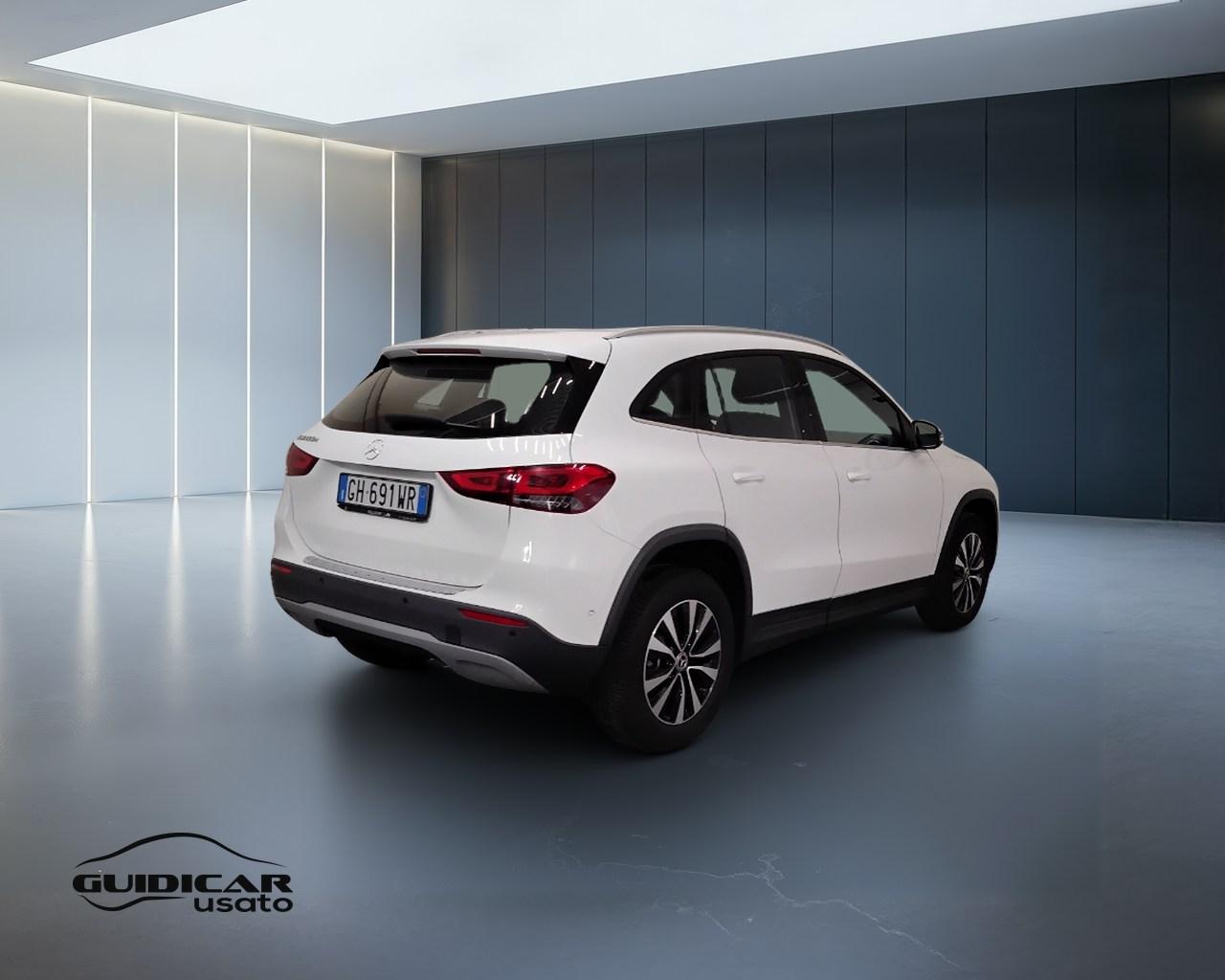 Mercedes-Benz GLA-H247 2020 - GLA 180 d Sport auto