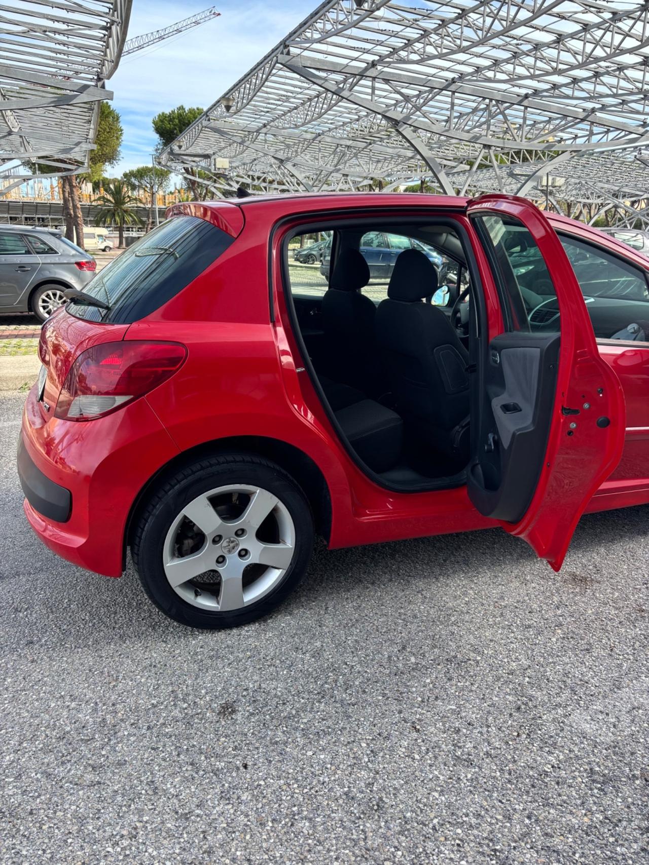 Peugeot 207 NEOPATENTATI
