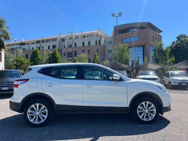 NISSAN Qashqai 1.5 dCi Tekna AUTO PER NEOPATENTATI