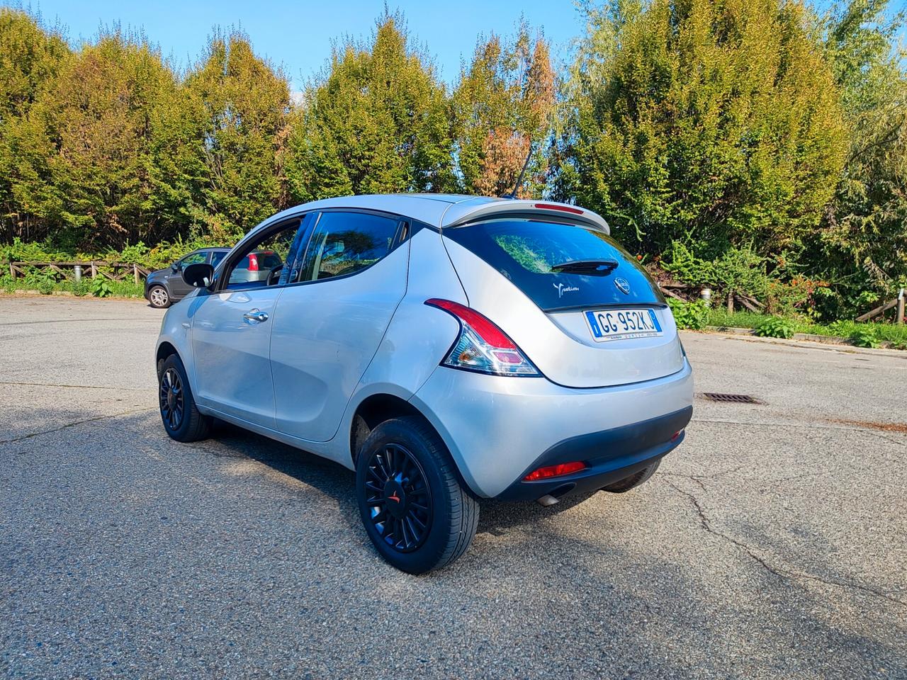 Lancia Ypsilon benzina metano