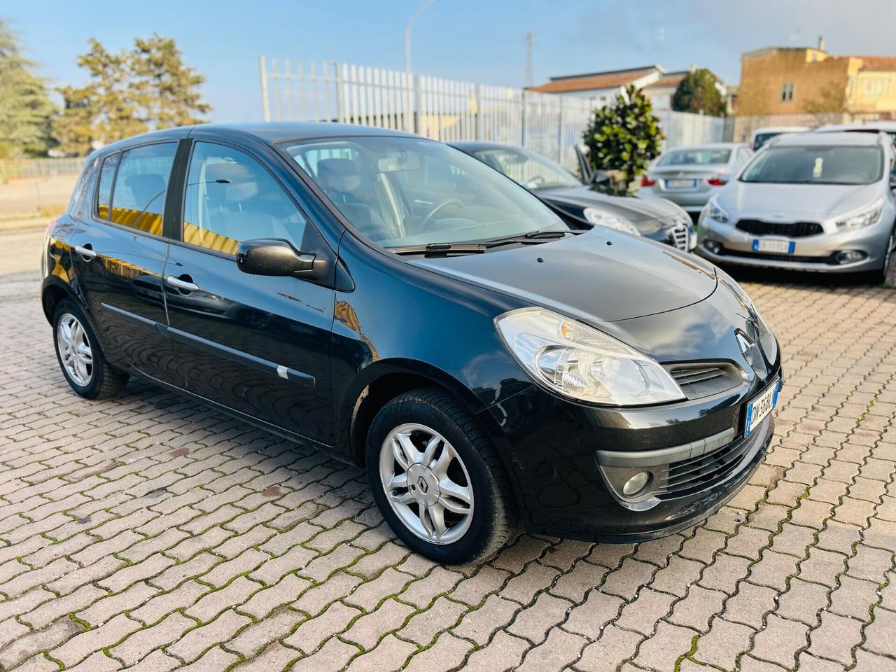 Renault Clio 1.2 16V 5 porte Le Iene