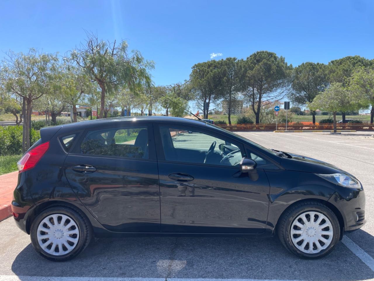 Ford Fiesta 1.5 TDCi 75CV 5 porte Titanium