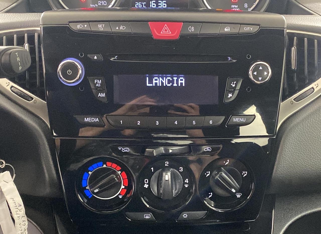 Lancia Ypsilon 1.2 69 CV *NEOPATENTATI*