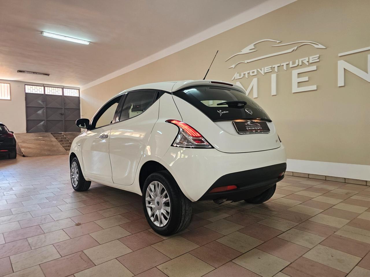Lancia Ypsilon 0.9 TwinAir 85 CV 5 porte Metano Ecochic Gold