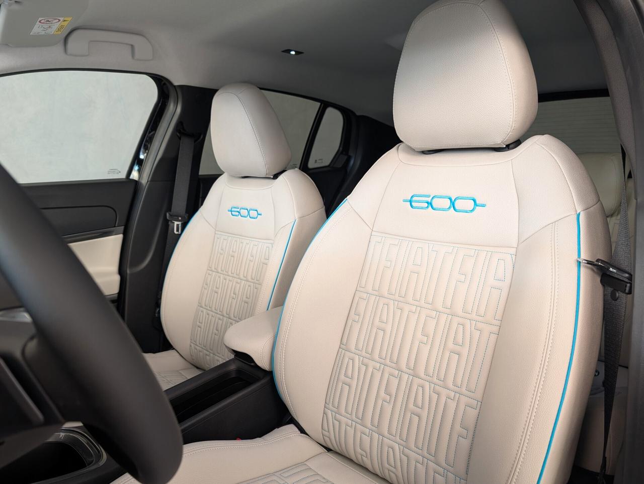 FIAT 600 HYBRID 100 CV DCT MHEV LA PRIMA KM0