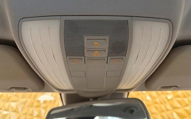 Mercedes-benz E 220 CDI BlueEFFICIENCY Avantgarde
