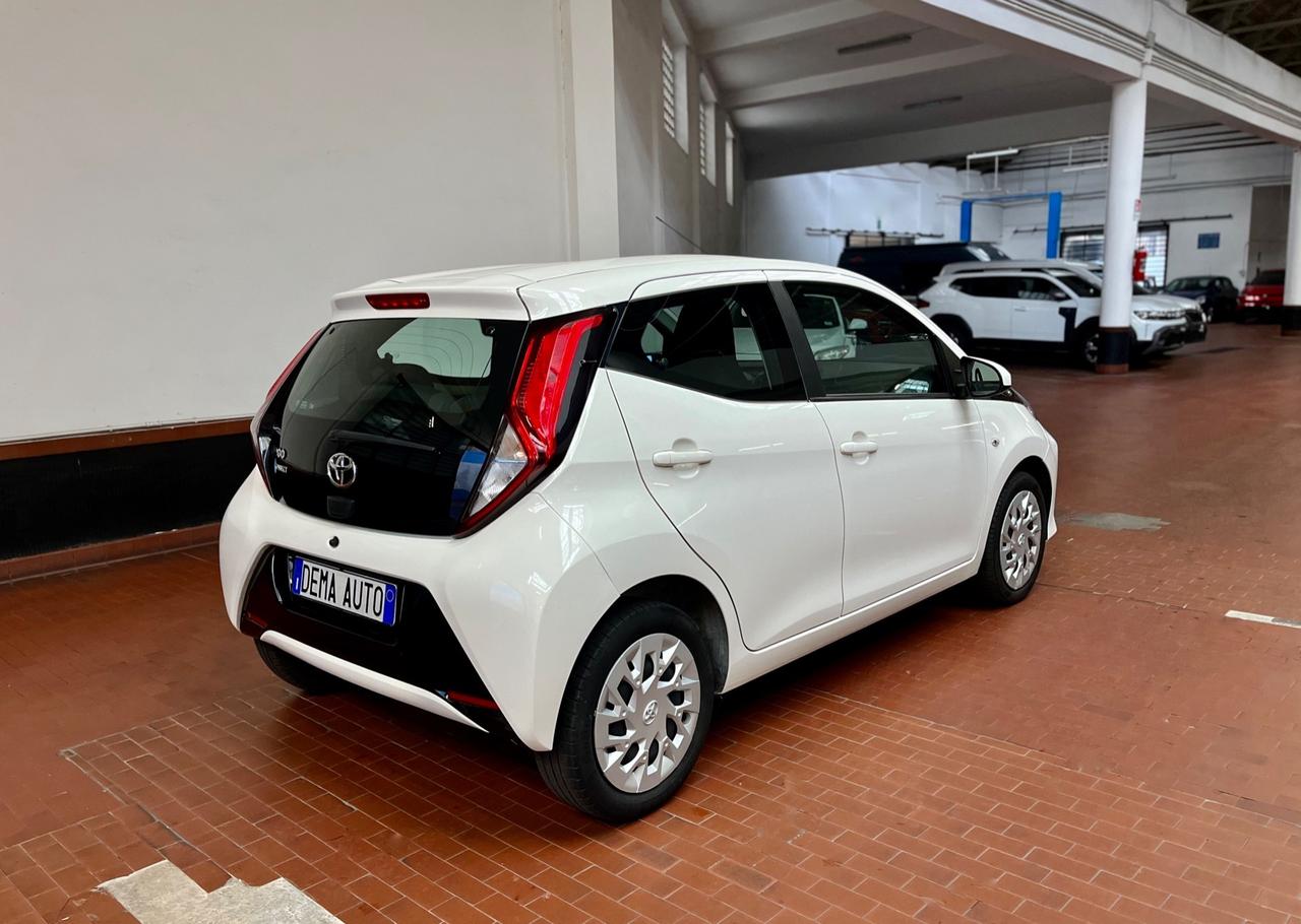 Toyota Aygo Connect 5p 1.0 x-cool 72cv