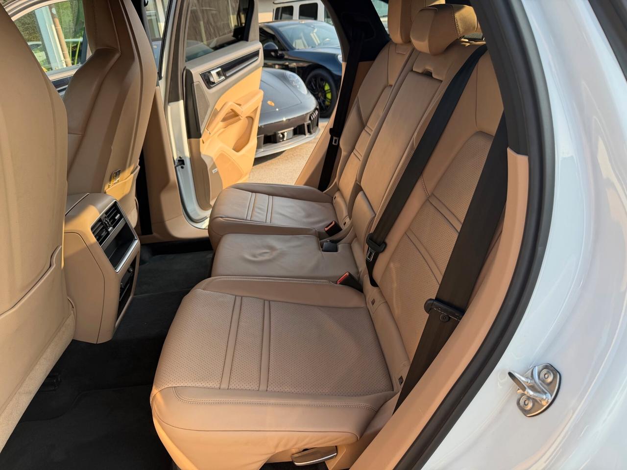 Porsche Cayenne Coupé 3.0 V6 E-Hybrid/tetto pan/scarico/pasm/bose