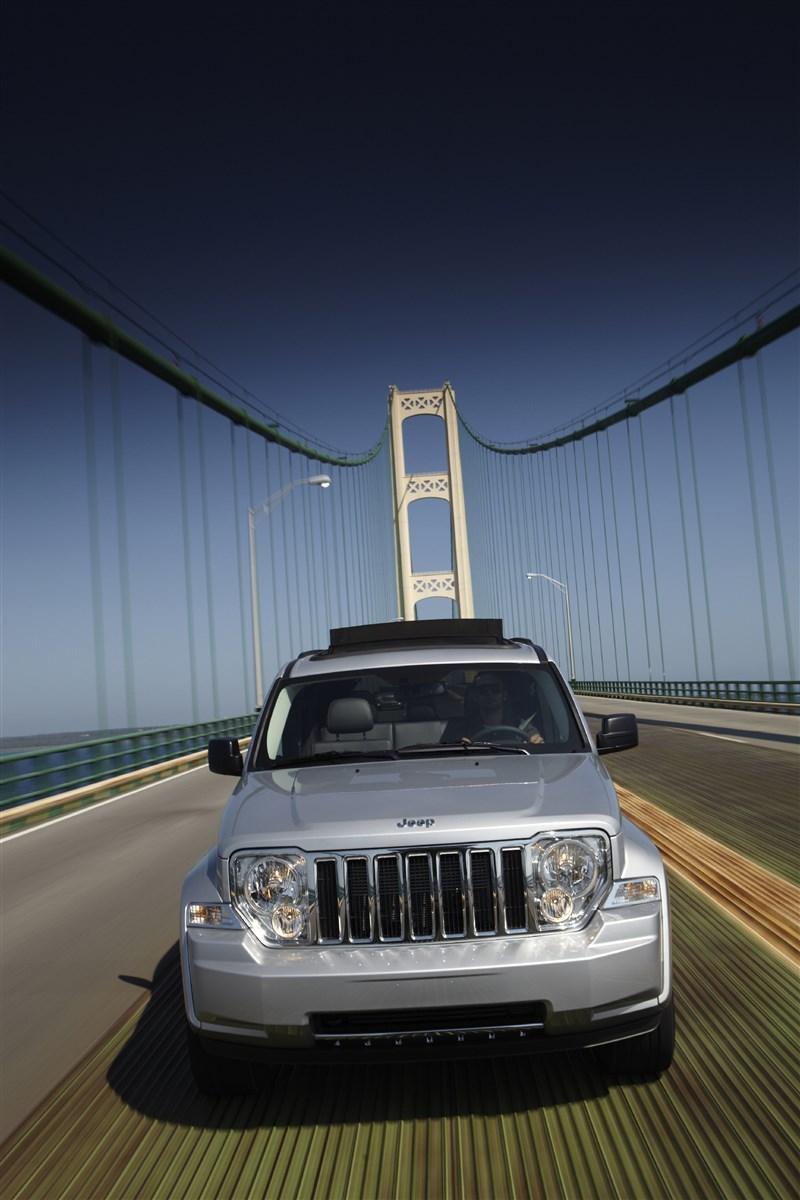 JEEP Cherokee IV 2008 - Cherokee 2.8 crd Limited dpf