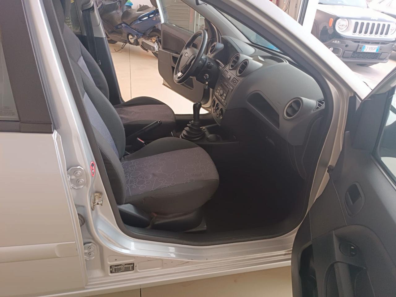 Ford Fiesta 1.2 16V 5p. Ghia