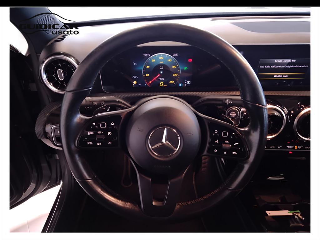 Mercedes-Benz Classe A - W177 2018 - A 180 d Sport auto
