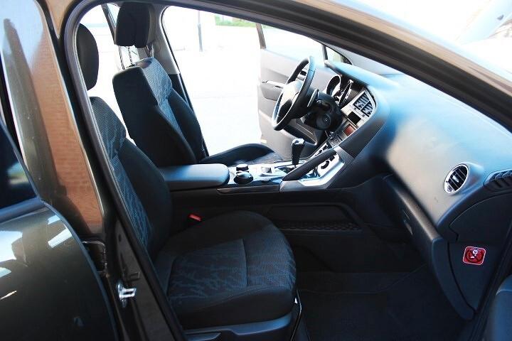 Peugeot 3008 1.6 HDi 110CV cambio robotizzato Tecno UNICA UTILIZZATRICE COME DA FOTO STUPENDA