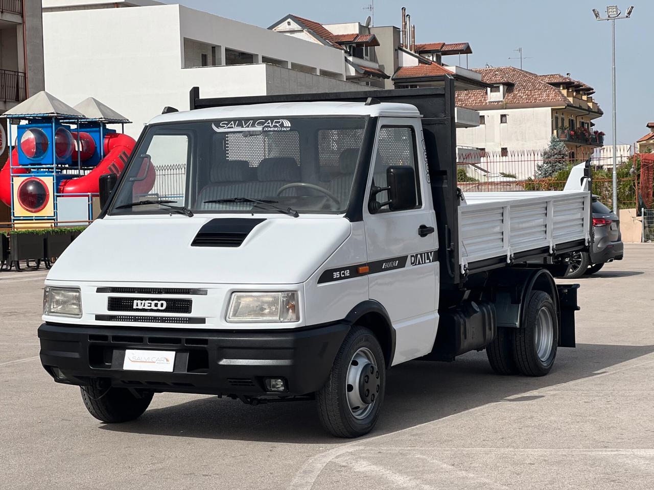 IVECO DAILY 35.12 RIBALTABILE TRILATERALE