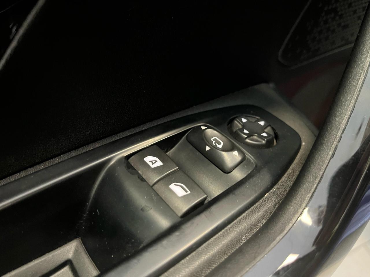 Peugeot 208 1.6 e-HDi 92 CV Stop&Start 3 porte Allure