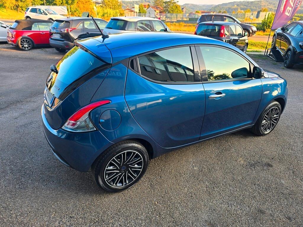 Lancia Ypsilon 1.0 FireFly 5 porte S&S Hybrid Silver Plus