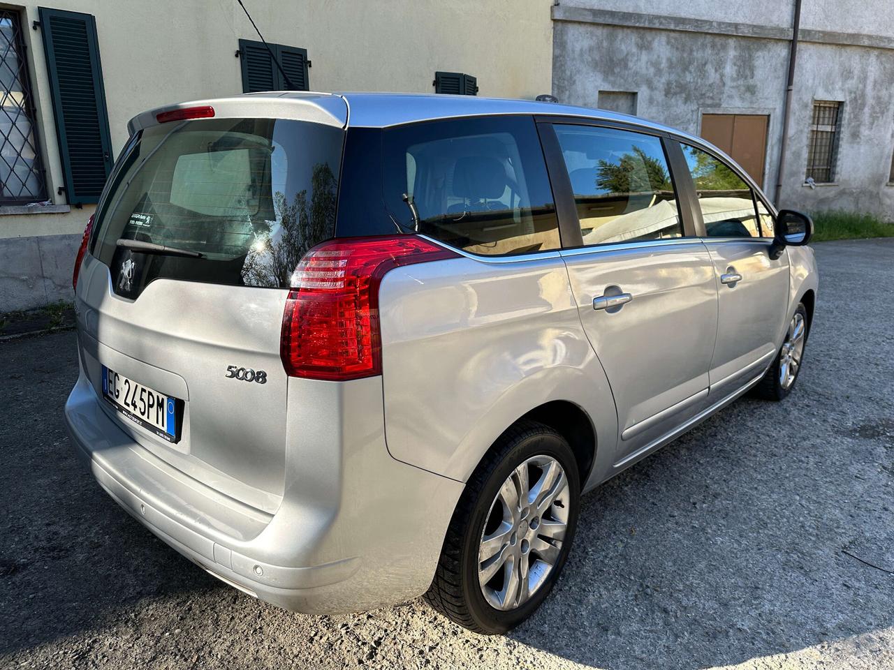 Peugeot 5008 1.6 HDi 112CV Féline