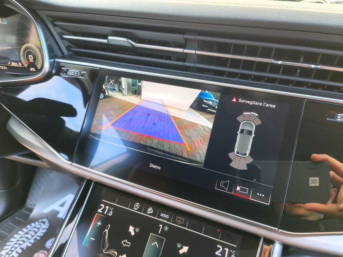 AUDI Q8 50 TDI 286 CV quattro S-LINE