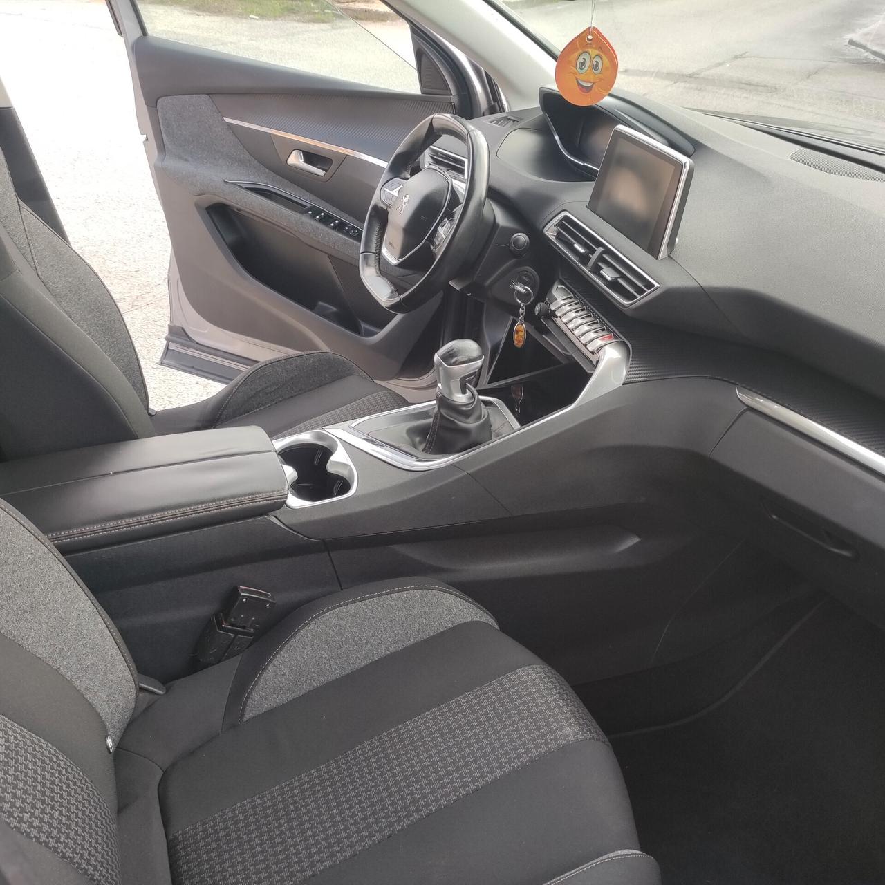 Peugeot 3008 BlueHDi 120 S&S Business