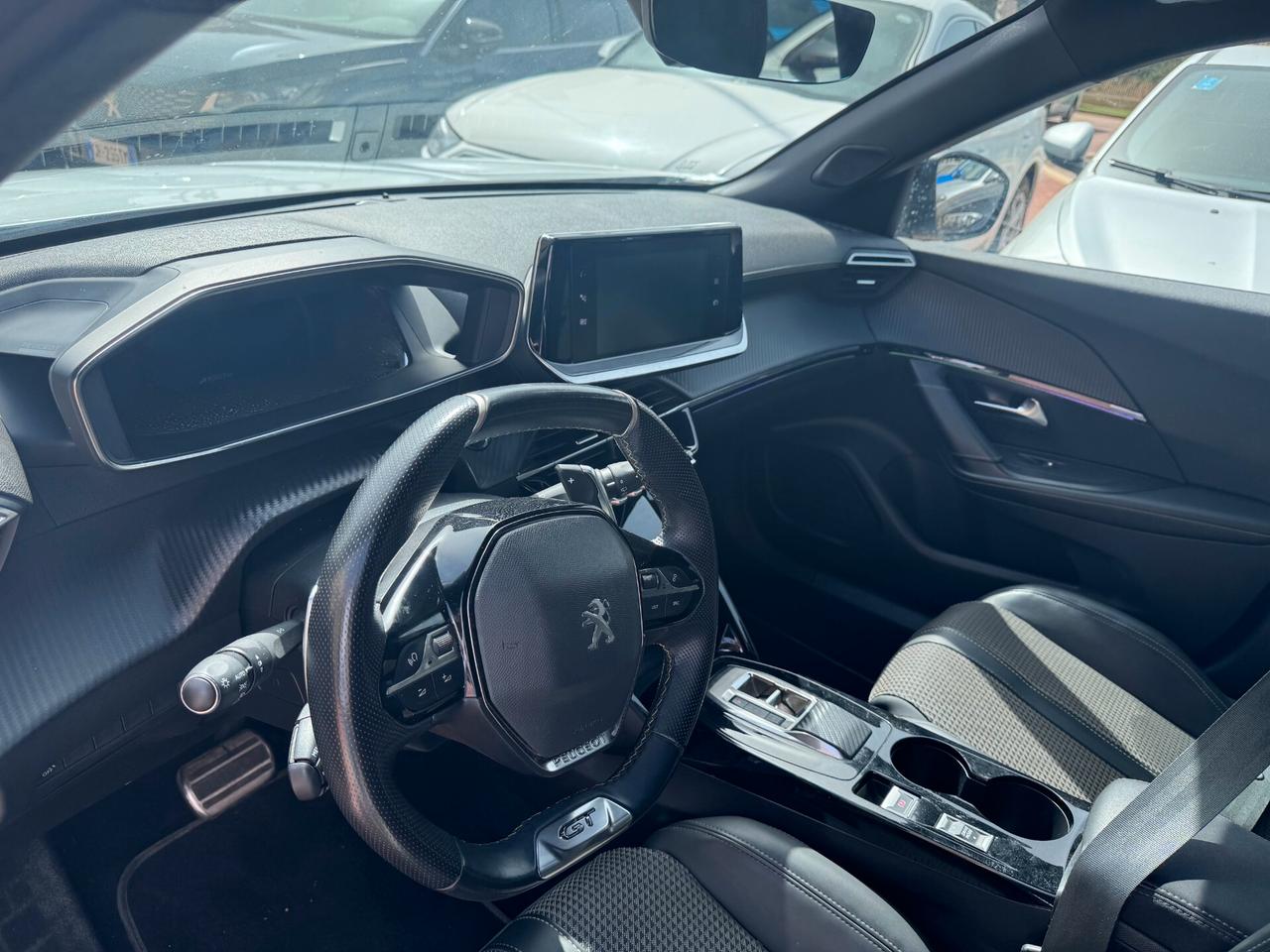 Peugeot 2008 BlueHDi 130 S&S EAT8 GT