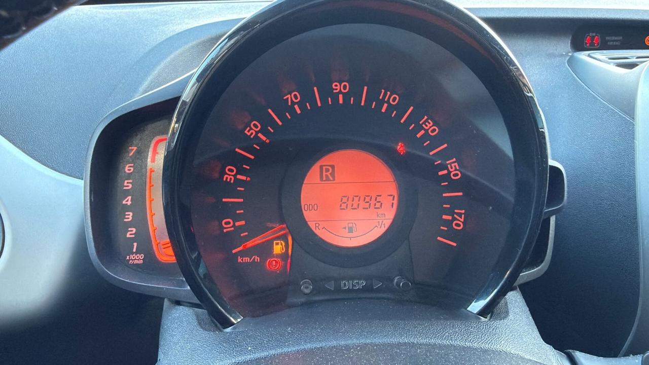 Toyota Aygo 1.0 VVT-i 69 CV 5 porte x-play TSS