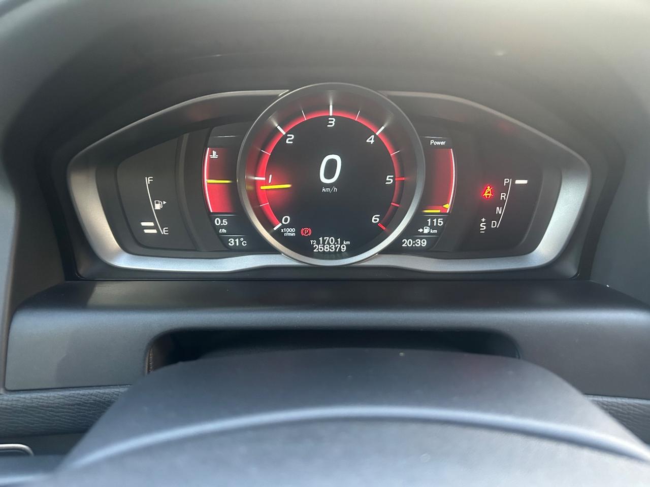 Volvo XC 60 XC60 D4 Geartronic R-design Momentum