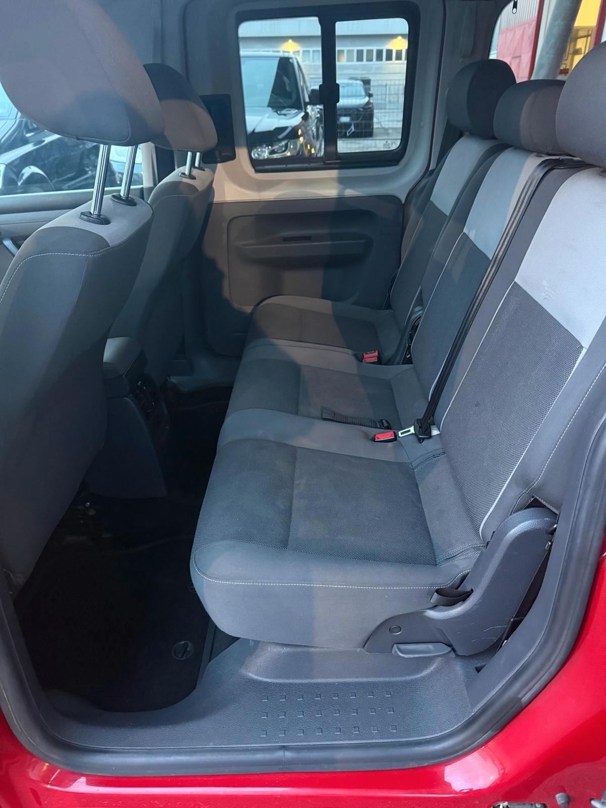 Volkswagen Caddy 1.6 TDI 102 CV. Trendline Maxi 7 POSTI