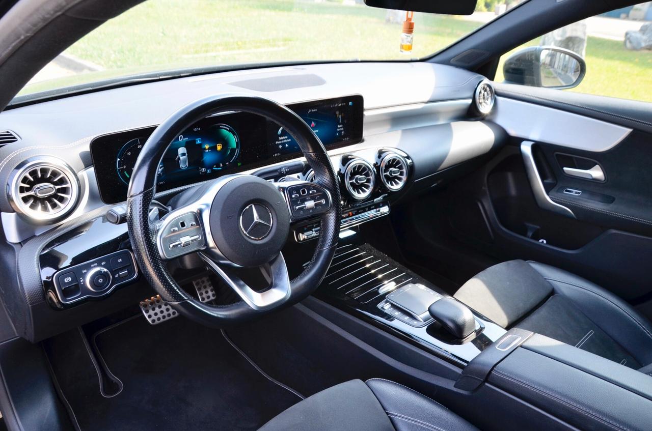MERCEDES-BENZ A180d PREMIUM EDITION1 116cv AUTO, UFF ITALIANA, EURO 6D, FULL LED, RETROCAMERA, APPLE ANDROID, PERMUTE