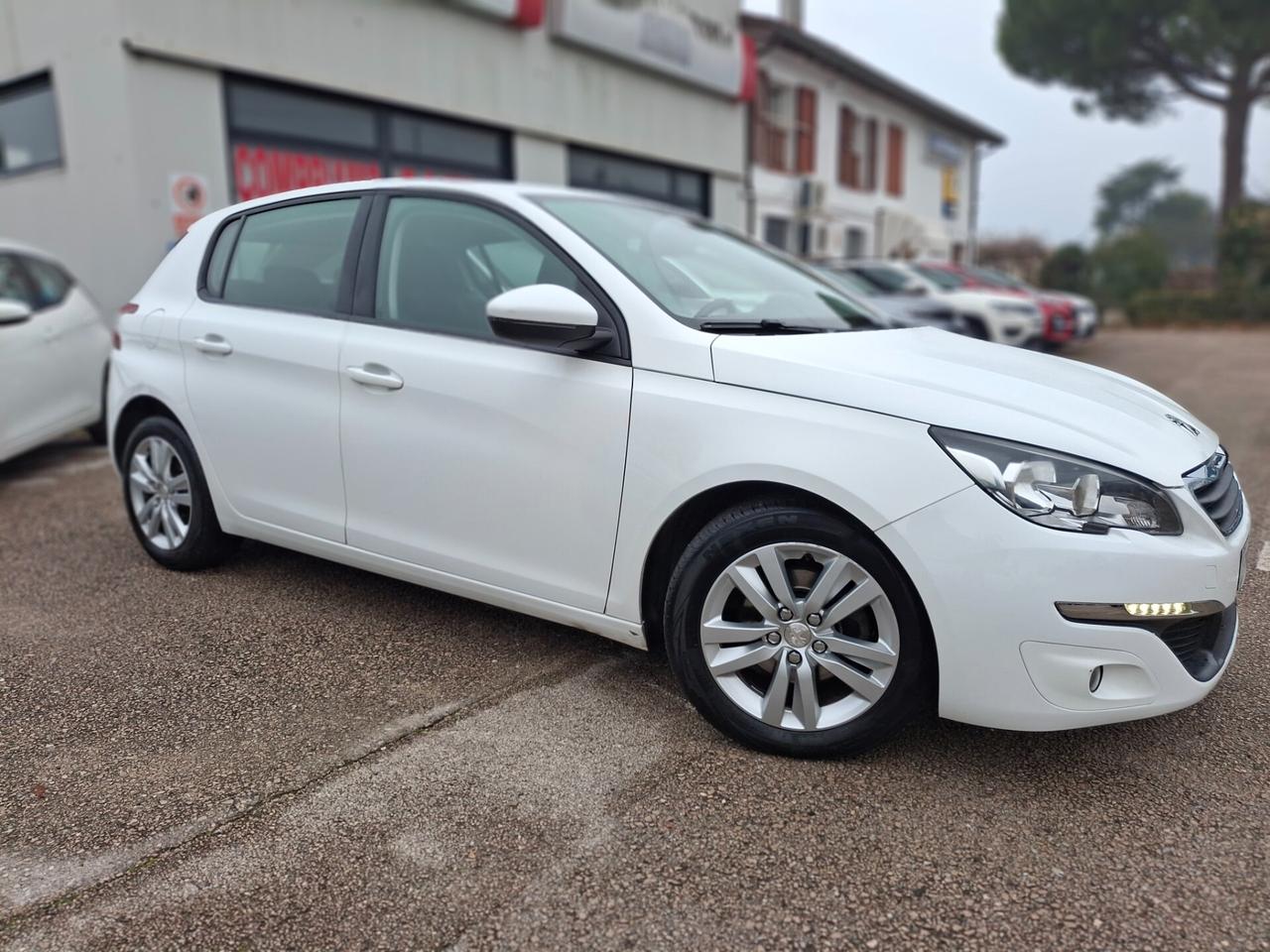 Peugeot 308 BlueHDi 120 S&S Allure
