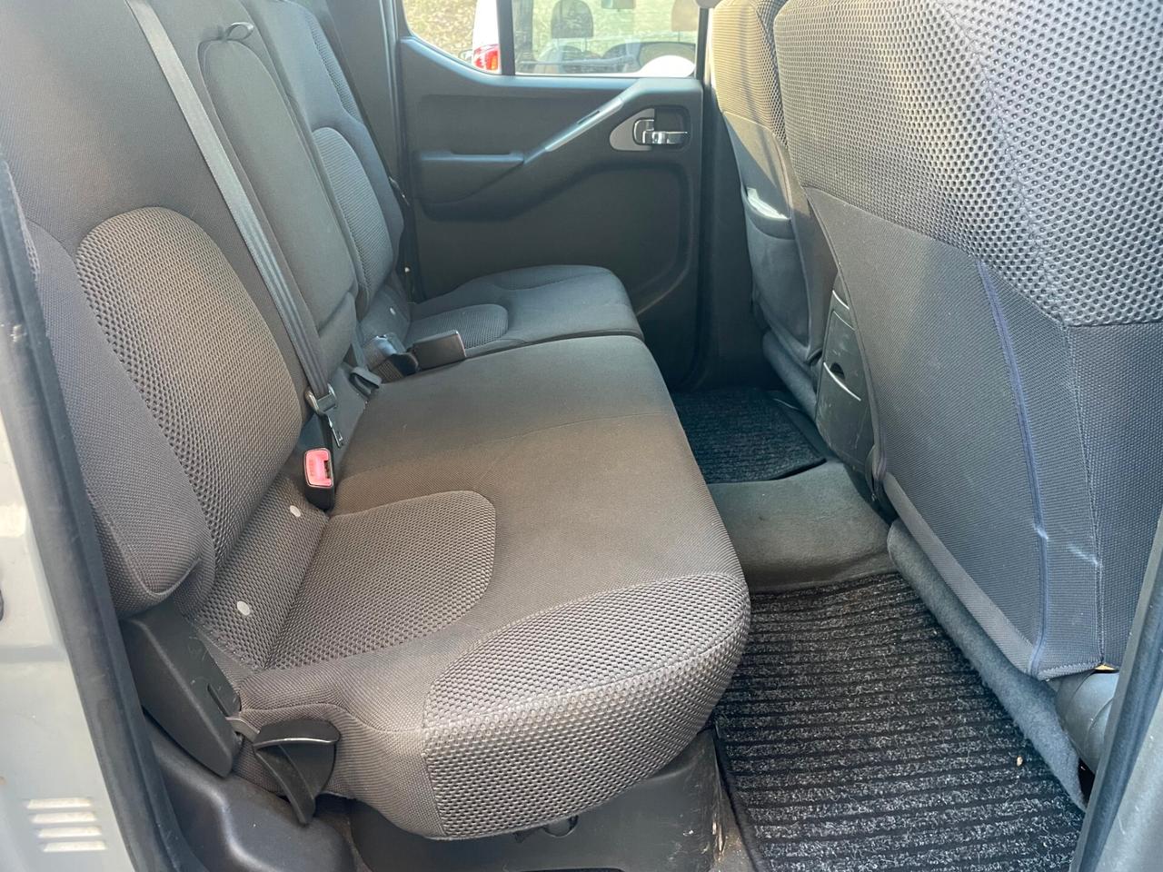 Nissan Navara 2.5 dCi 4 porte Double Cab SE + GANCIO TRAINO