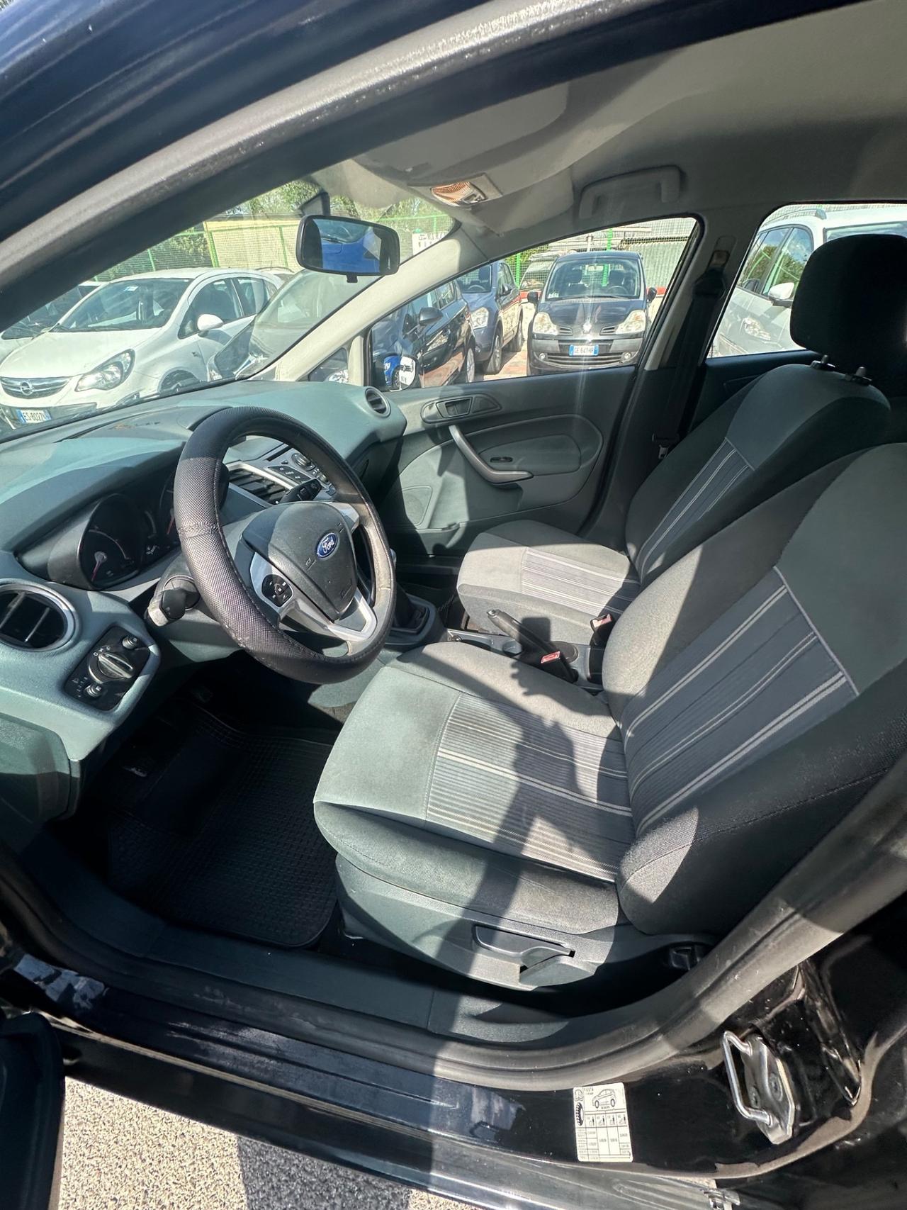 Ford Fiesta 1.4 TDCi 68CV 5 porte Titanium
