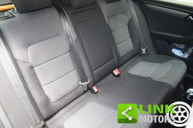 VOLKSWAGEN Passat Var. 2.0 TDI Highline Blue M.Tech.