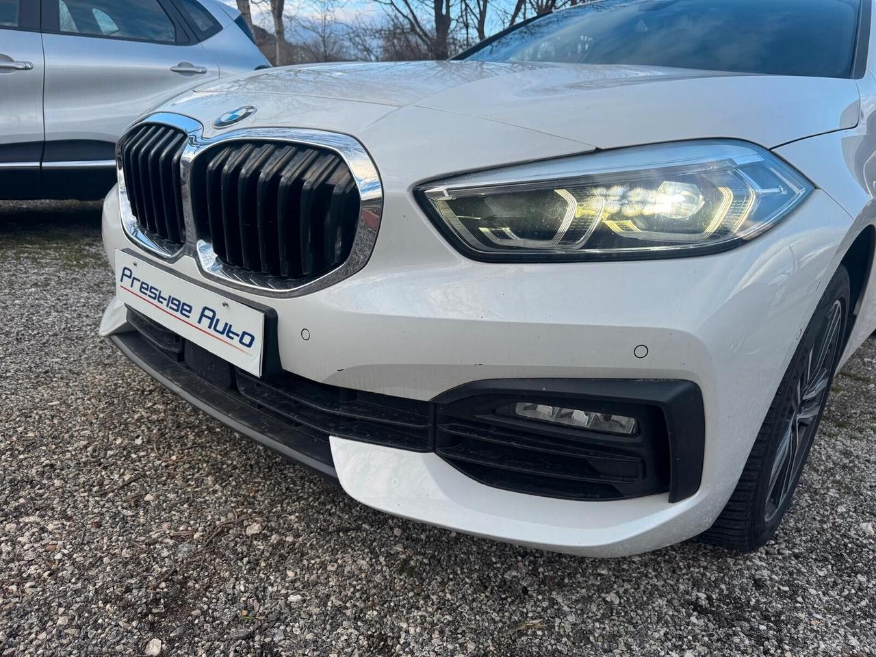 BMW 116d 5p. Sport AUTO LED NAVI RETROCAMERA