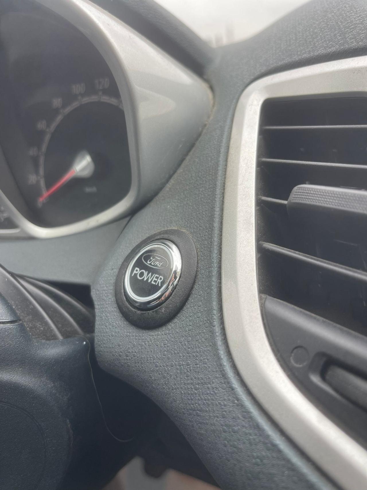 Ford Fiesta 1.4 5 porte Bz.- GPL Titanium