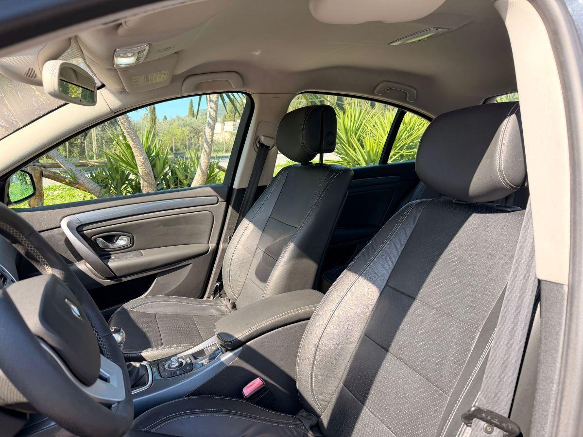 RENAULT - Laguna - 2.0 dCi 150CV 4Control