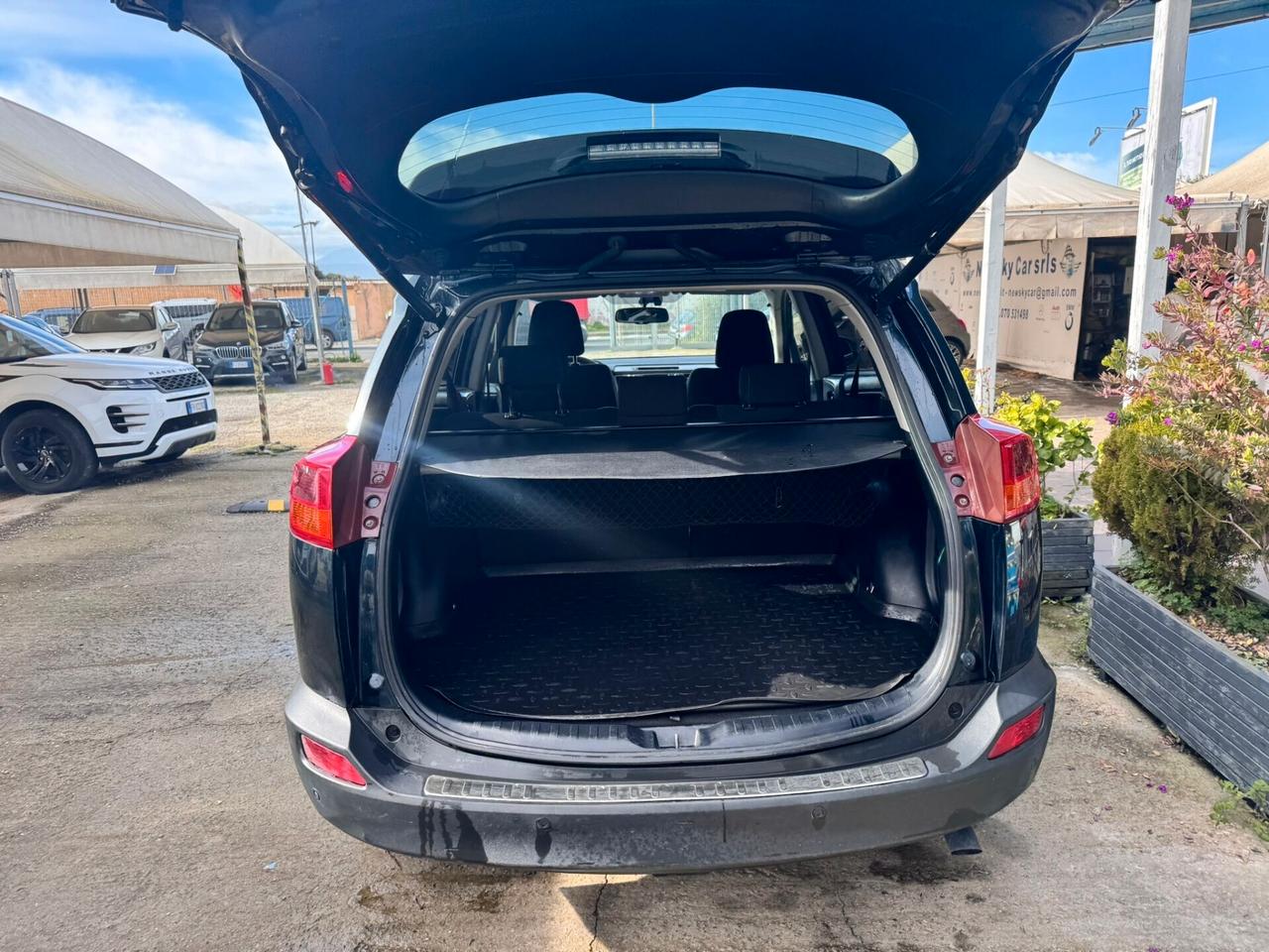 Toyota RAV 4 2.0 D-4D 4WD Lounge