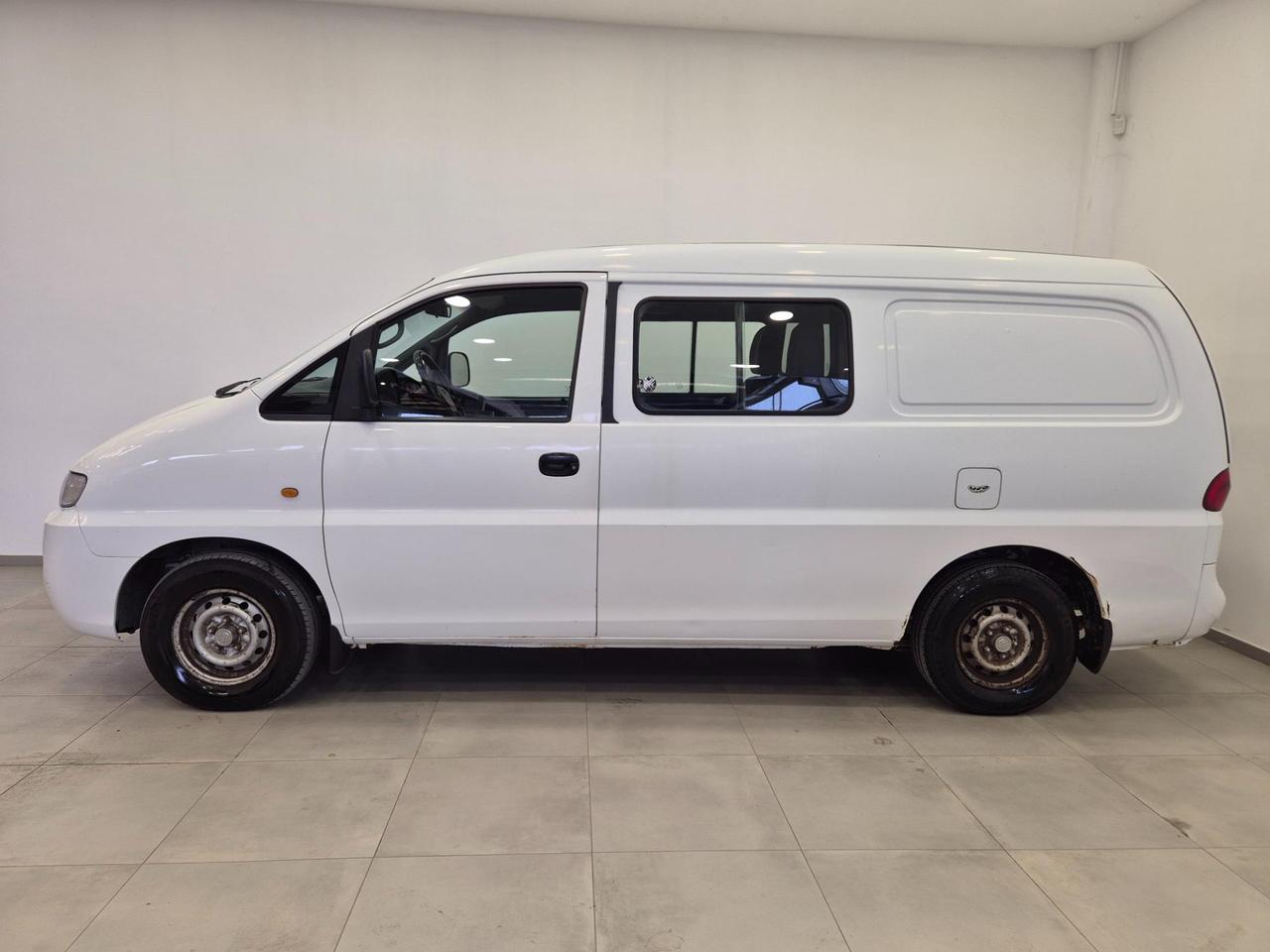 Hyundai H-1 2.5 td Combi 5 POSTI - PER COMMERCIANTI