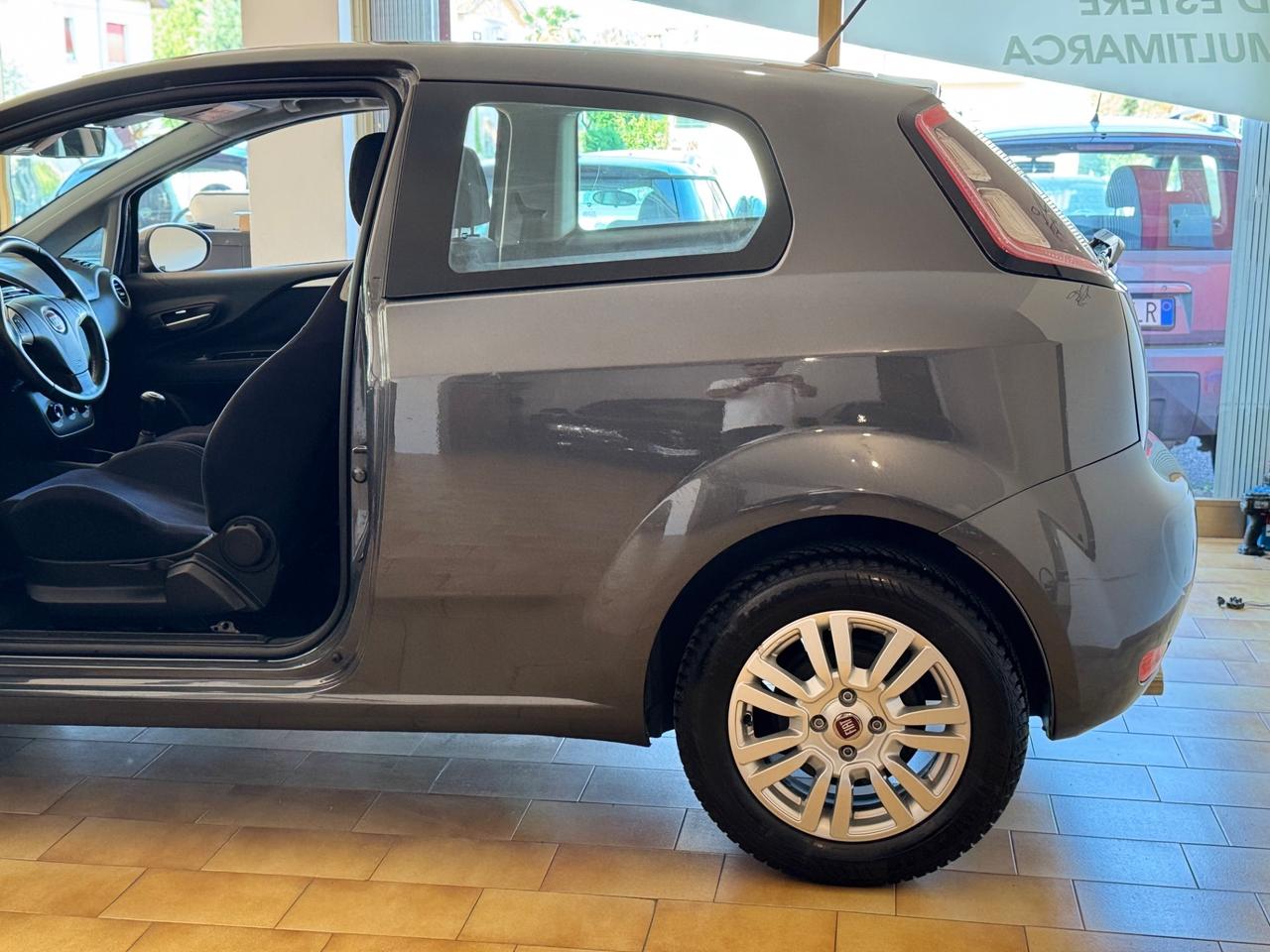 Fiat Punto 1.3 MJT II 75 CV 3 porte Street