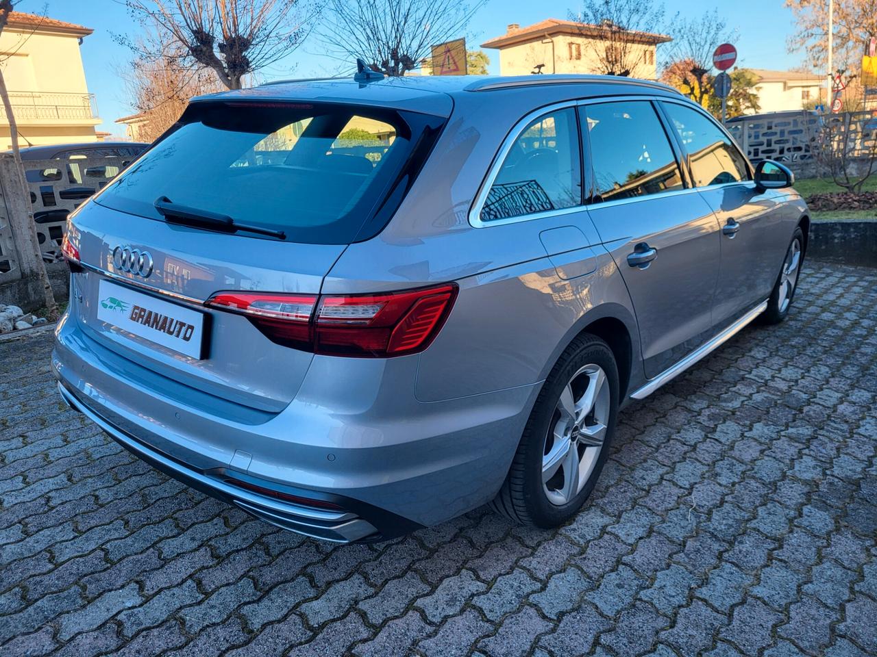 Audi A4 Avant 30 TDI/136 CV S tronic Business Advanced