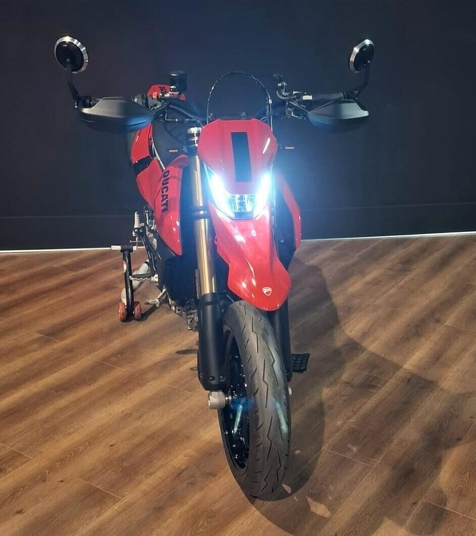 Ducati Hypermotard 698